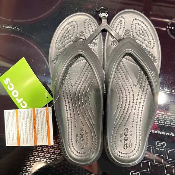 Crocs Classic Relaxed Fit Flip Flop 🩴 size 7 NEW - Picture 8 of 8